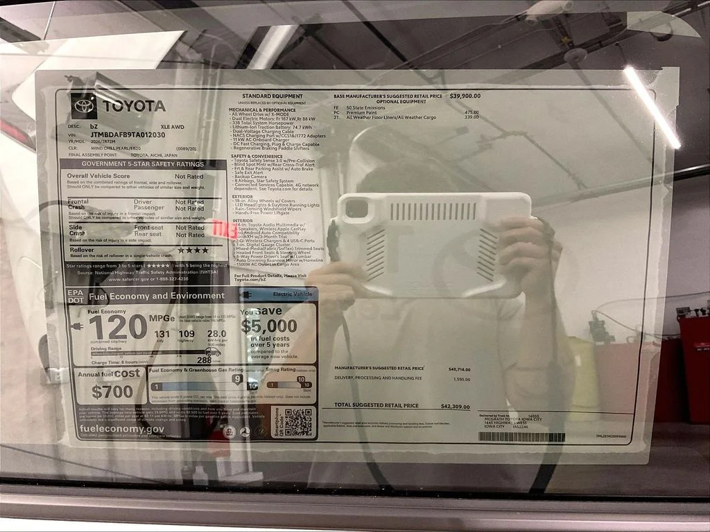 New 2026 Wind Chill Pearl <sup>1</sup> Toyota  XLE image 16