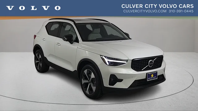 2026 Volvo XC40 B5 Plus