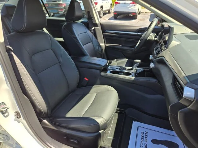 Used 2023 White Nissan 2.5 SL image 23