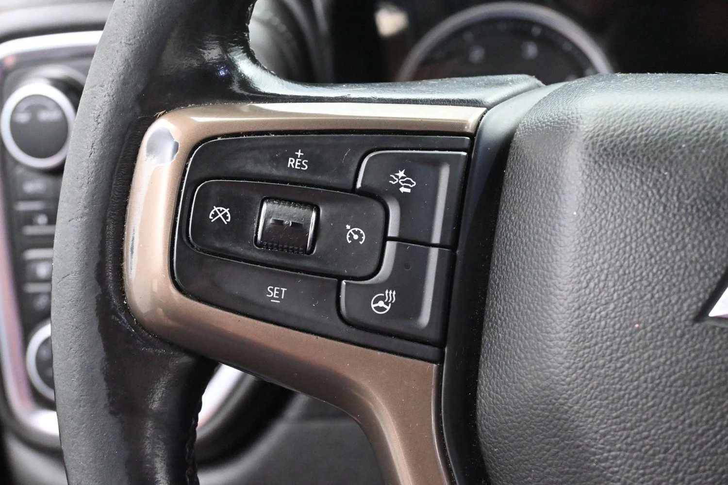 Used 2020 NORTHSKY BLUE METALLIC Chevrolet High Country image 17