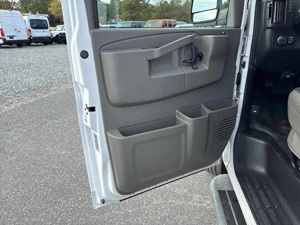 Used 2023 White GMC Work Van image 18