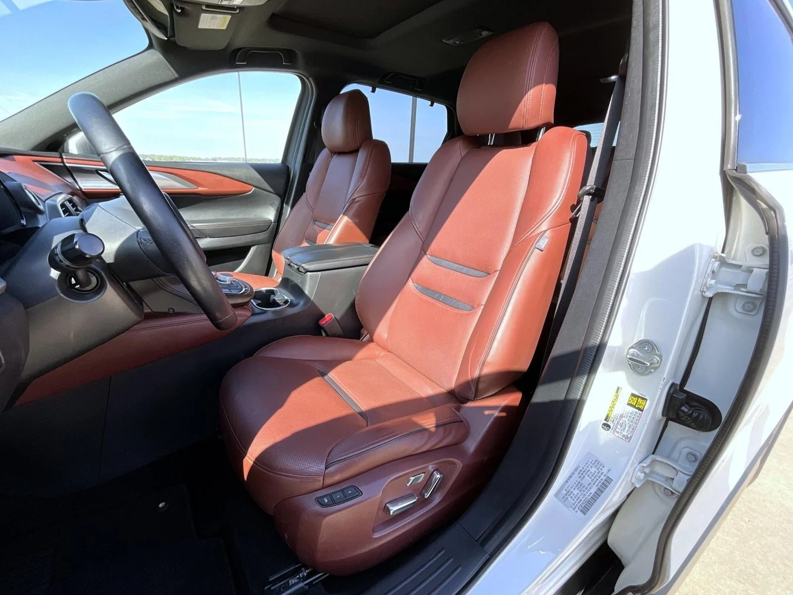 Used 2019 White Mazda Signature image 10