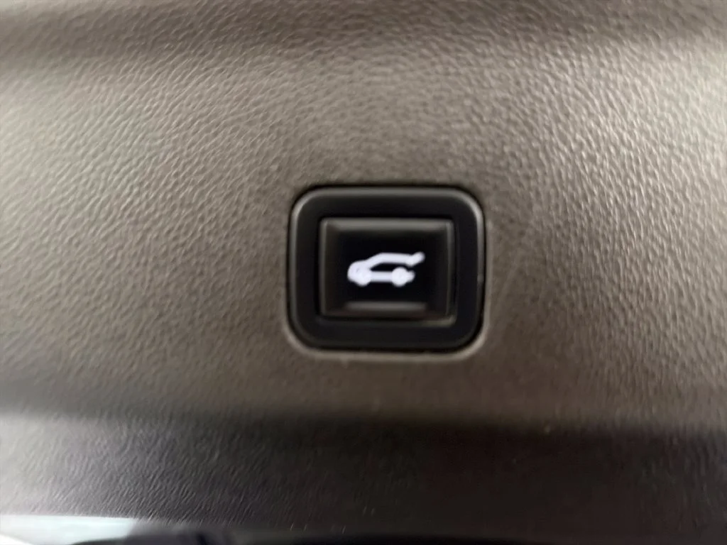 Used 2022 Black Chevrolet RST image 10