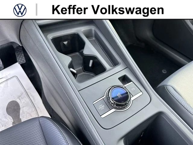New 2026 Black Volkswagen 2.0T SE image 22