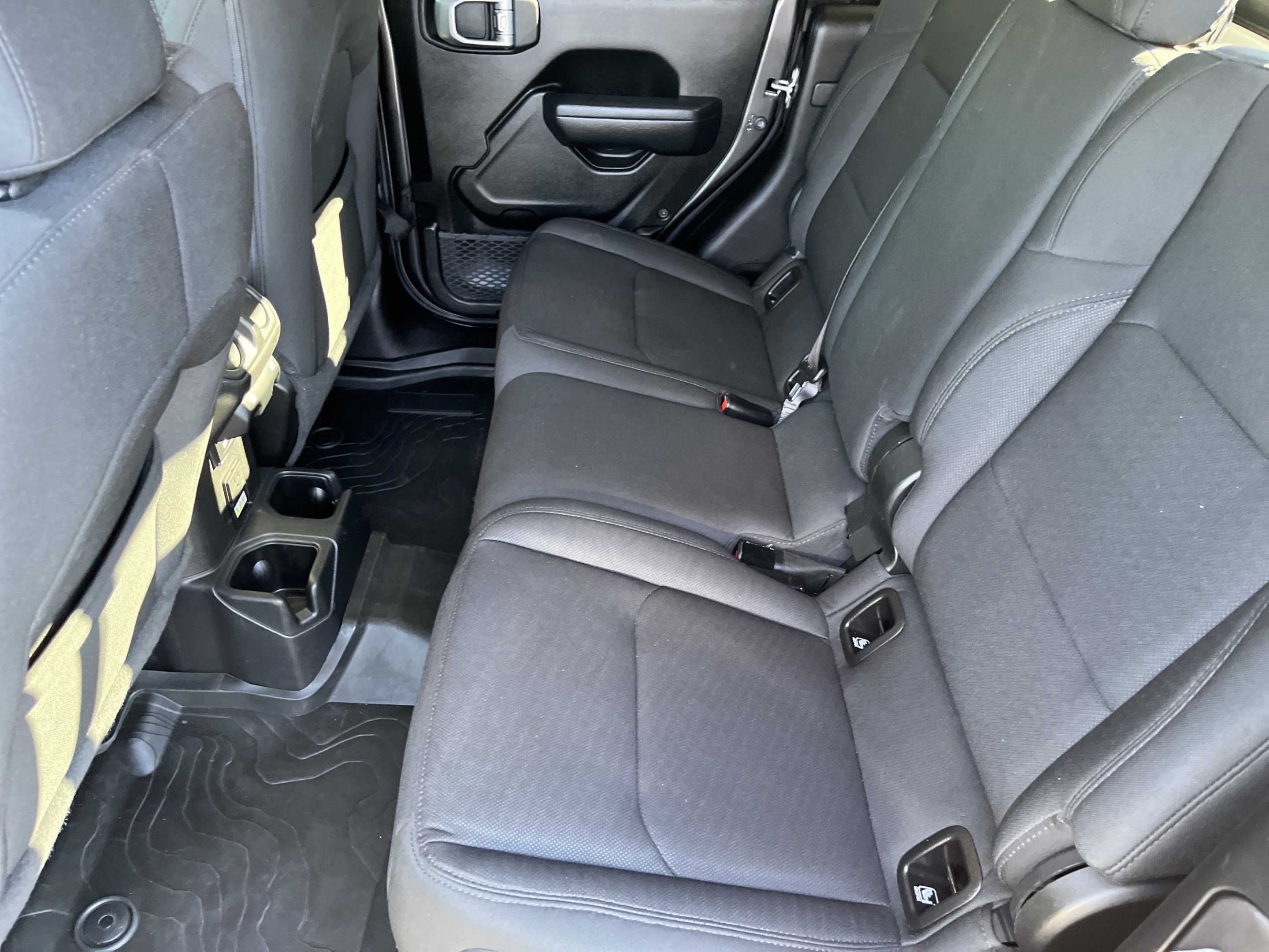 Used 2022 Granite Crystal Metallic Clearcoat Jeep  image 15
