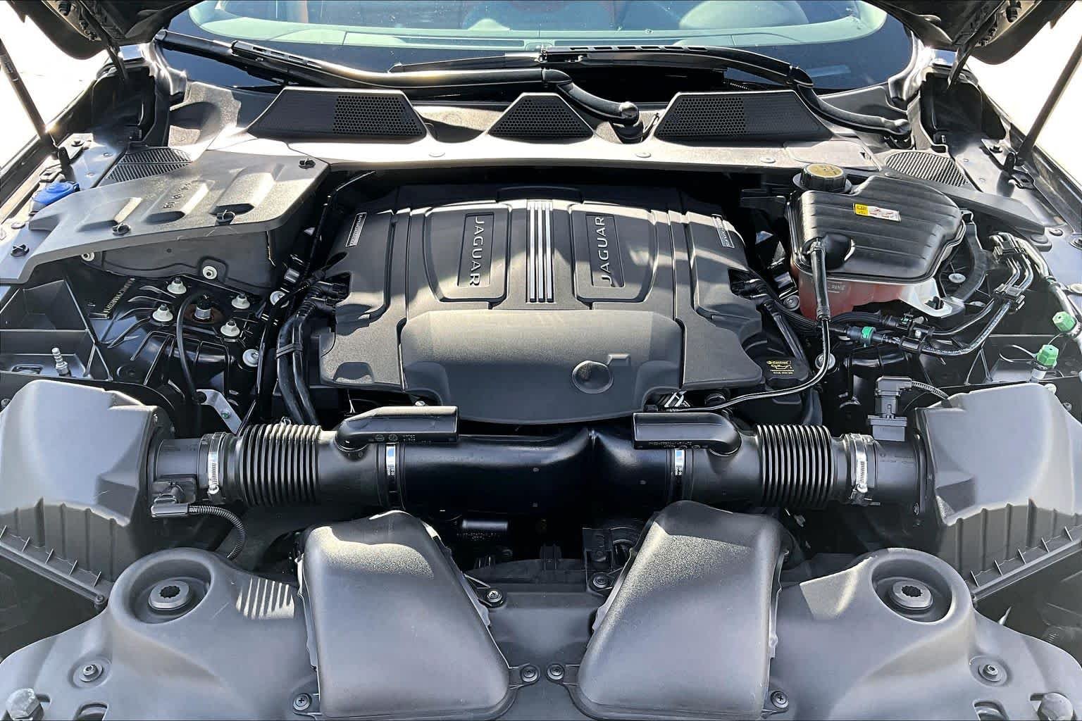 Used 2017 Ultimate Black Metallic Jaguar XJ R-Sport image 29
