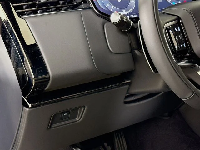 Used 2025 Black Land Rover S image 10