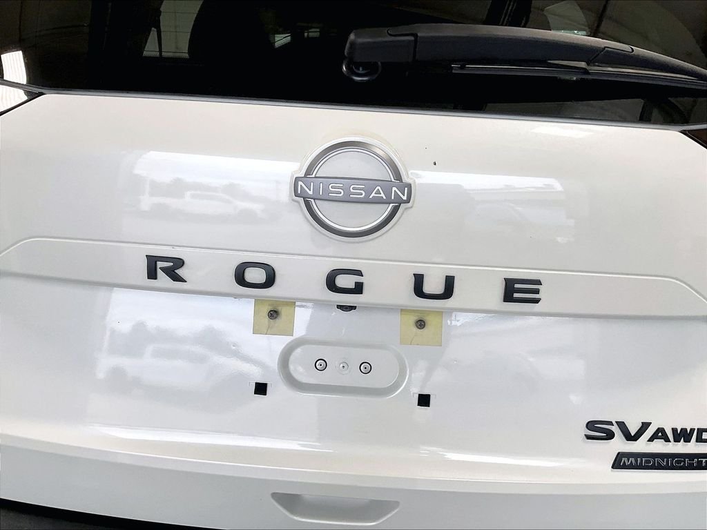 Used 2023 White Nissan SV image 29