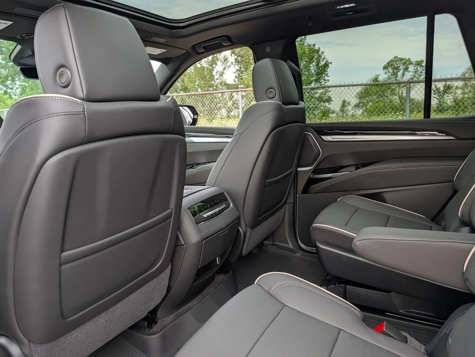 2026 Cadillac Escalade Sport - Photo 29