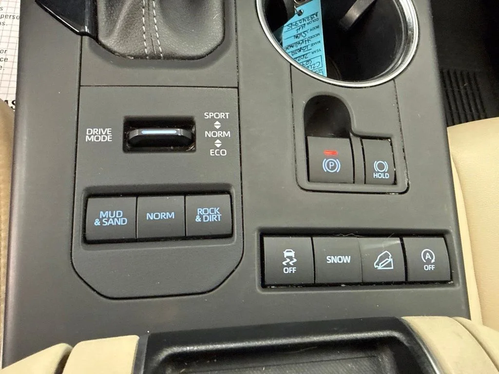Used 2022 Beige Toyota XLE image 36