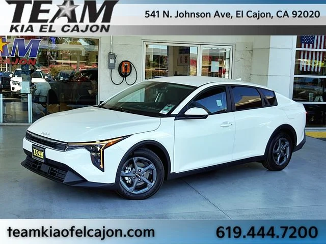 2026 Kia K4 LXS AT's photo