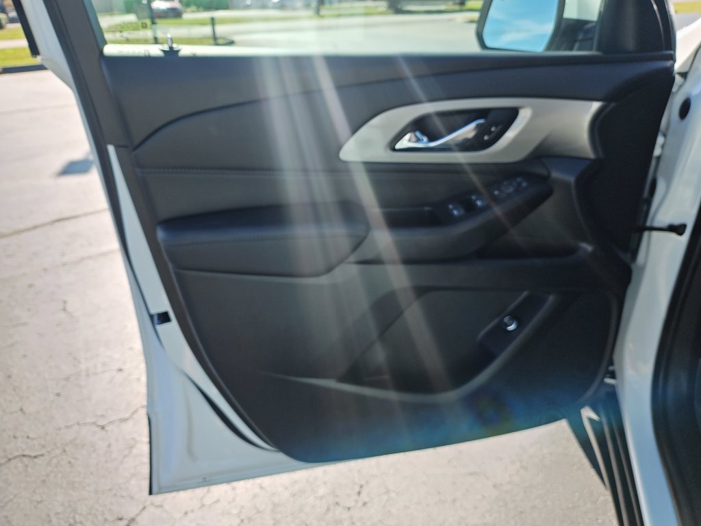 Used 2023 White Chevrolet LT image 14