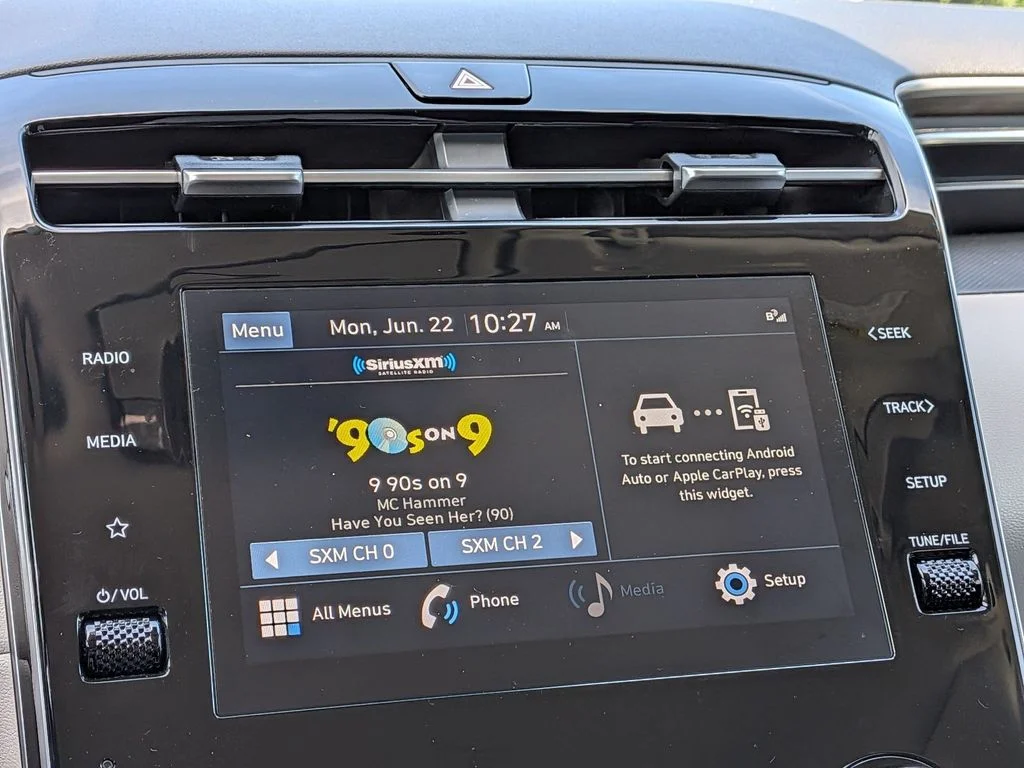 Used 2023 Silver Hyundai SEL image 17