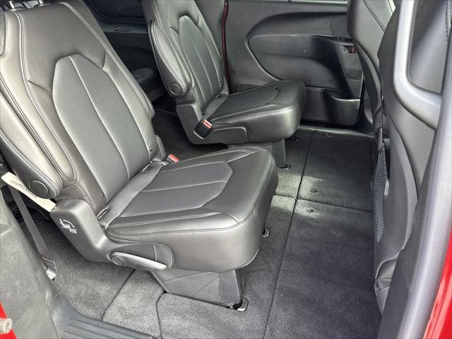 New 2026 Red Hot Pearl-Coat Exterior Paint Chrysler Select image 47