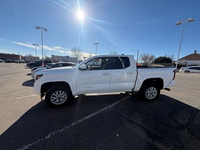 Used 2025 White Toyota SR5 image 4
