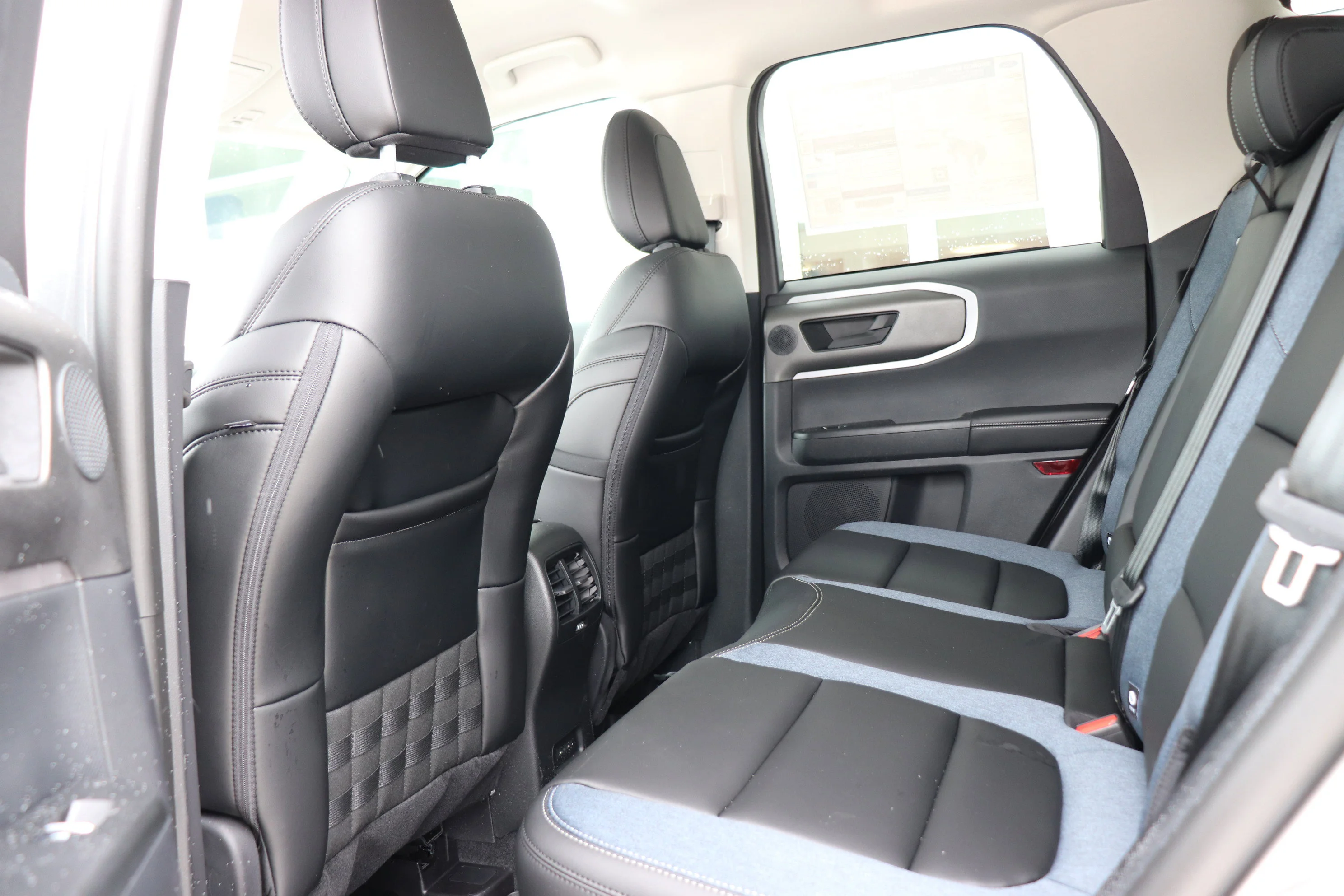 New 2026 CARBONIZED GREY Ford Outer Banks image 8