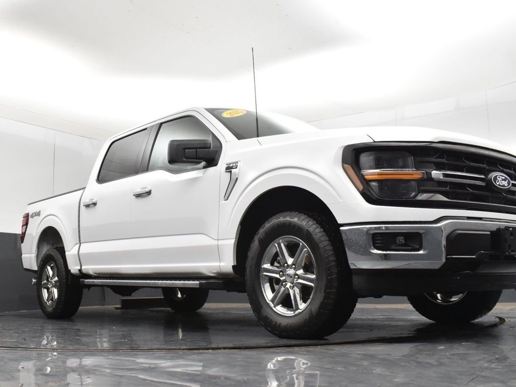 Used 2025 White Ford XLT image 24