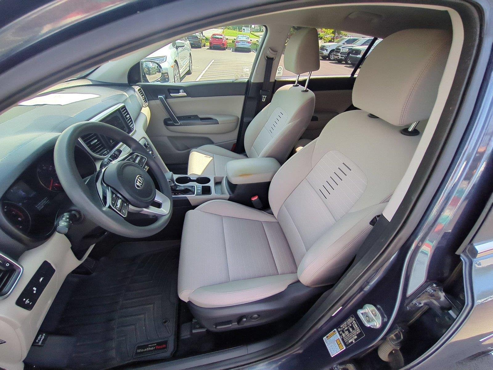 Used 2020 Pacific Blue Kia LX image 18
