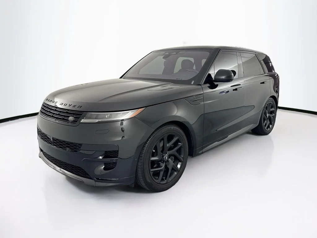 Used 2023 Black Land Rover SE Dynamic image 1