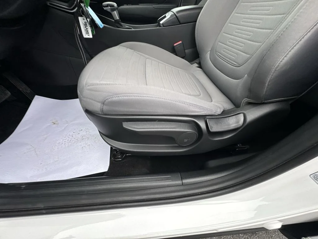 Used 2024 White Hyundai SE image 18