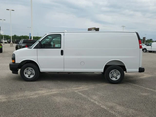 New 2026 White Chevrolet Work Van image 4