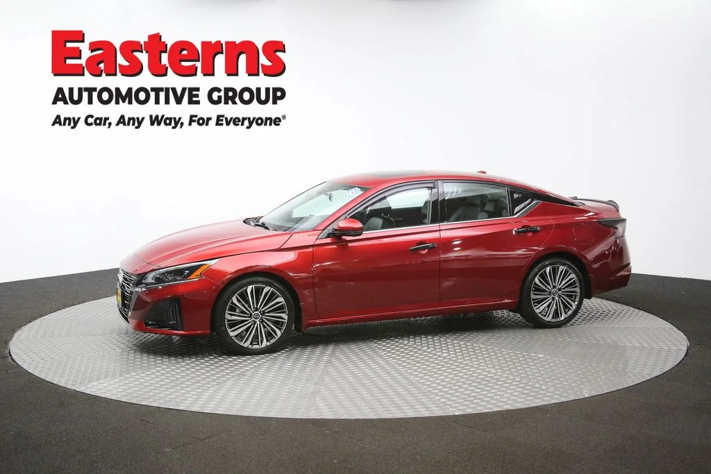Used 2023 Red Nissan 2.5 SL image 58