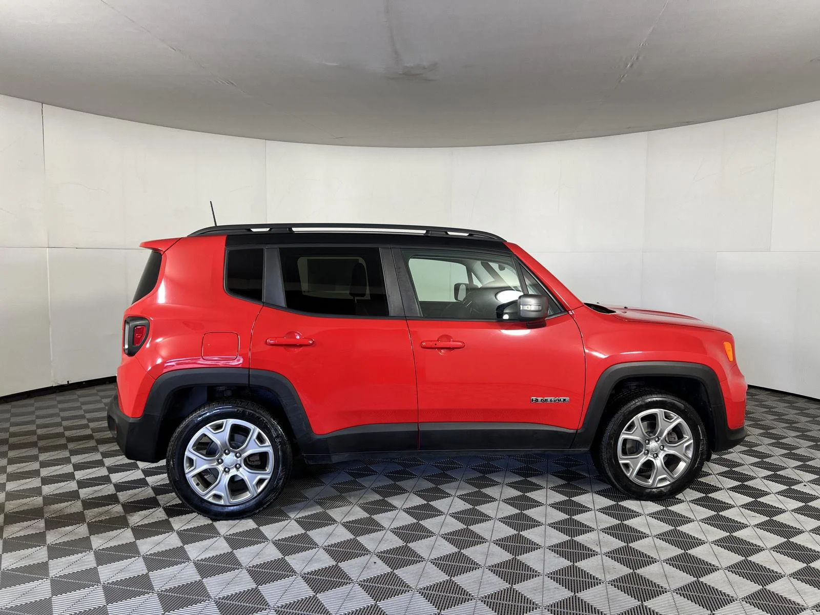 Used 2020 Colorado Red Clearcoat Jeep Limited image 10