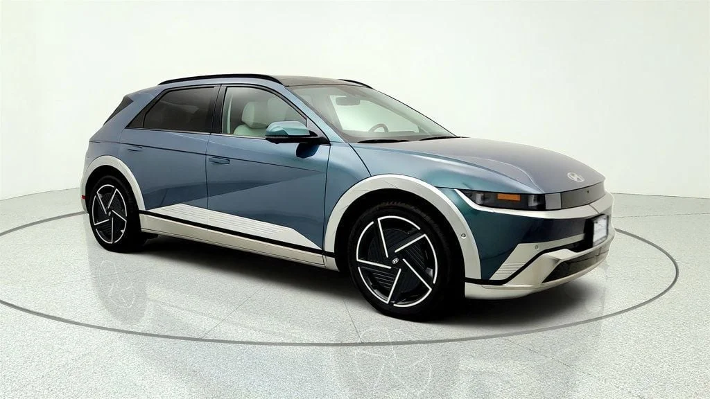Used 2025 Digital Teal Hyundai Limited AWD image 3