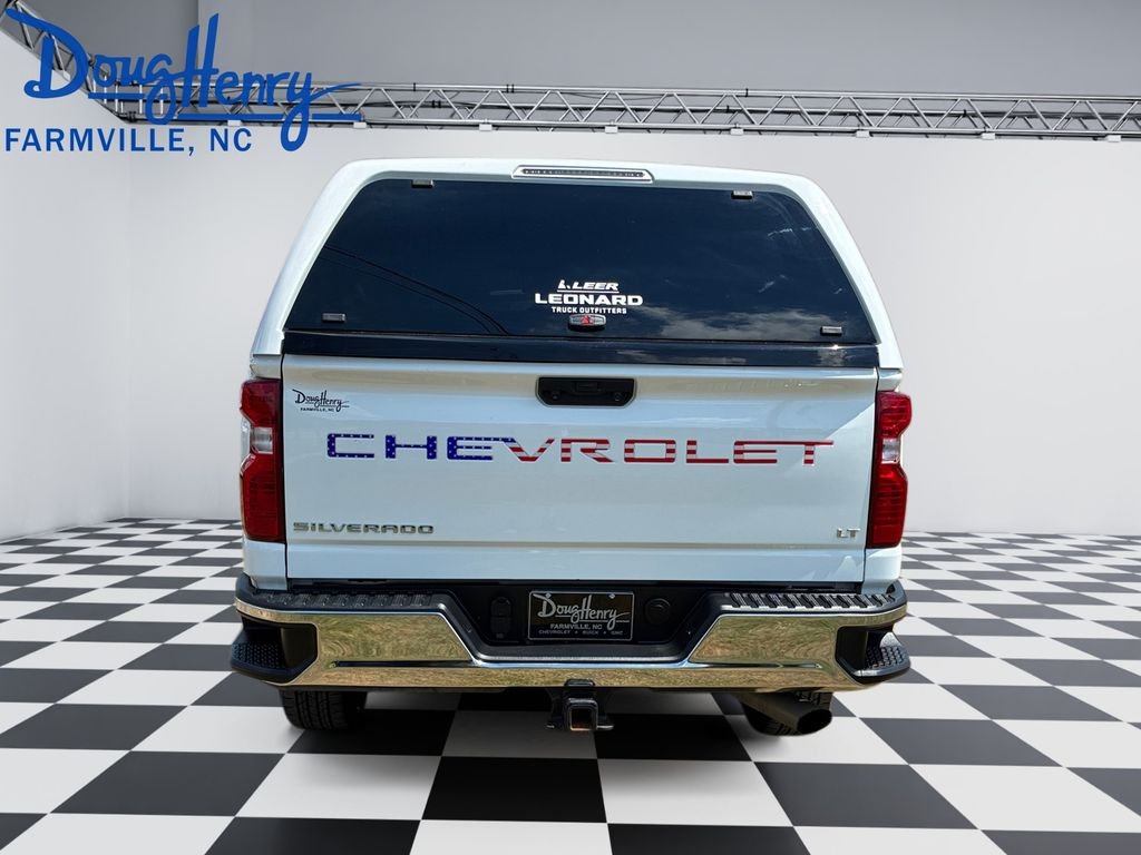 Used 2025 White Chevrolet LT image 4