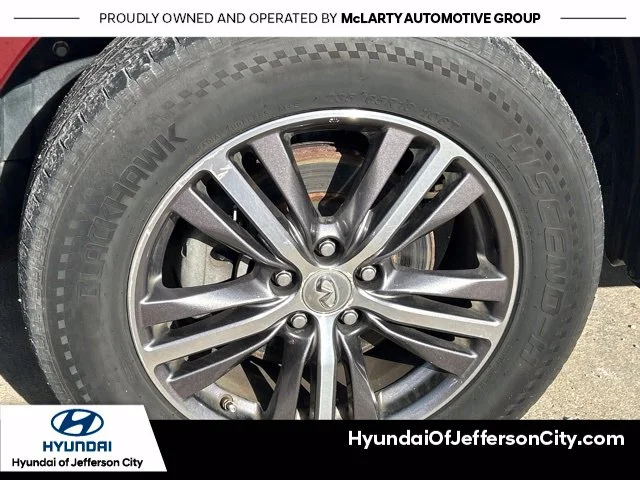 Used 2019 Red INFINITI LUXE image 10