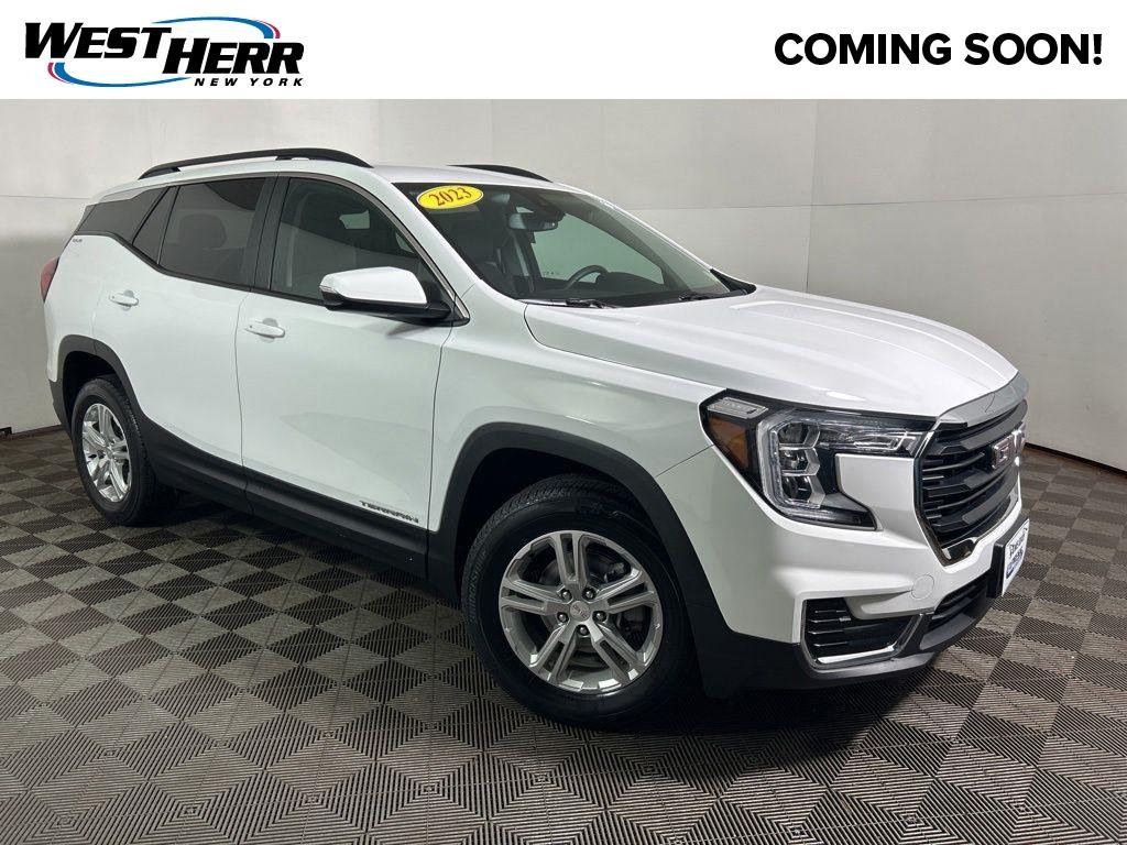 Used 2023 Summit White GMC SLE image 1