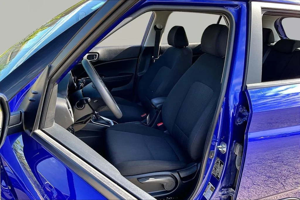 Used 2024 Intense Blue Hyundai SE image 25