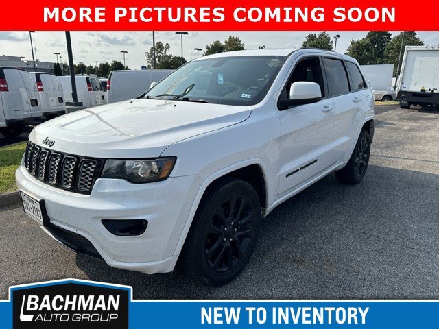 Used 2018 Bright White Clearcoat Jeep Altitude image 3
