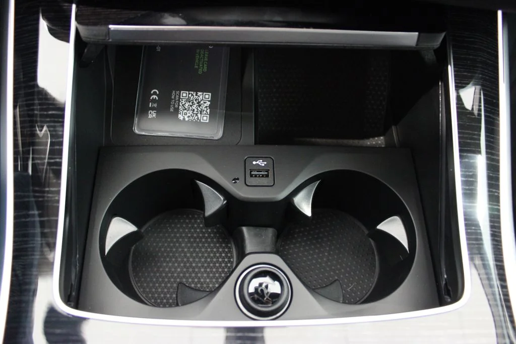 New 2026 Black Sapphire Metallic BMW xDrive40i image 17