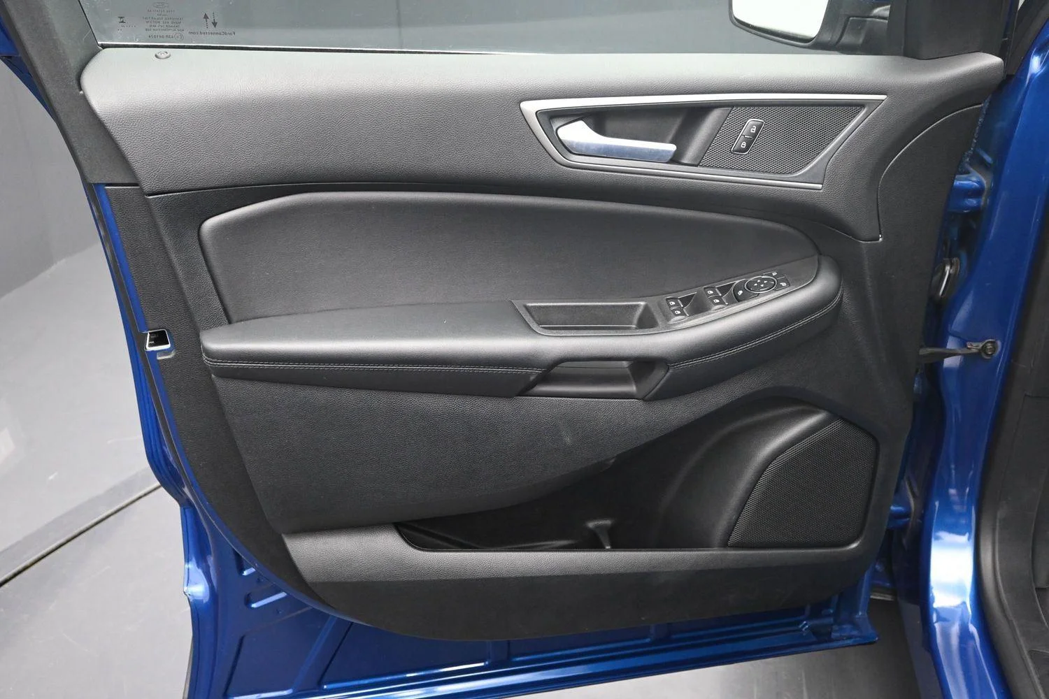 Used 2024 Atlas Blue Ford SEL image 17