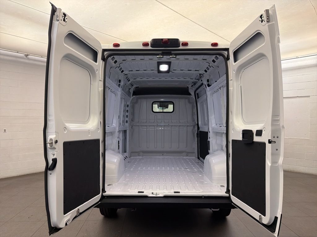 New 2026 Bright White Clear-Coat Exterior Paint RAM High Roof image 5
