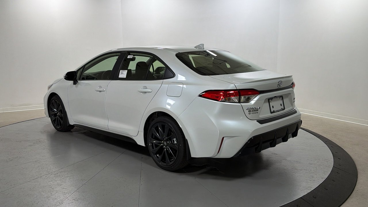 New 2027 Wind Chill Pearl <sup>1</sup> Toyota  SE image 7