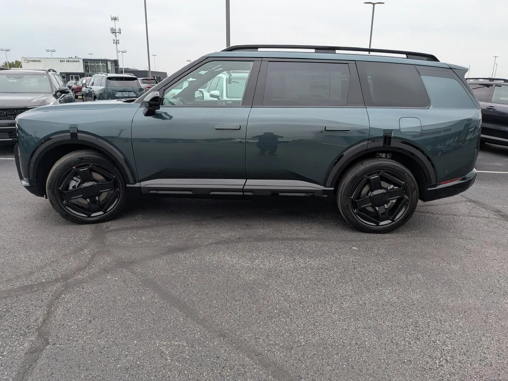 New 2027 Ebony Black Kia X-Line SX Prestige image 4