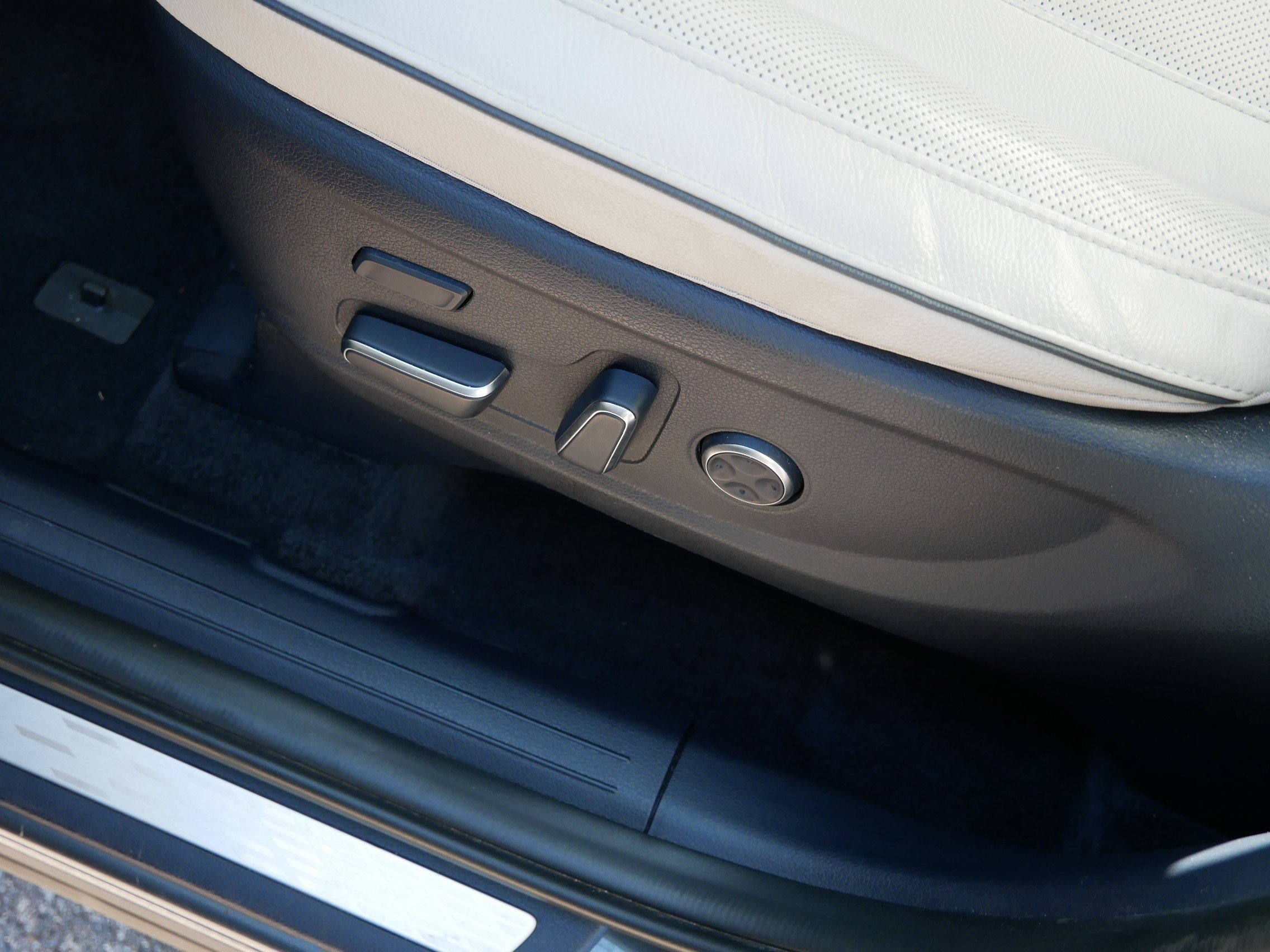 Certified Used 2023 Steel Graphite Hyundai Limited image 19