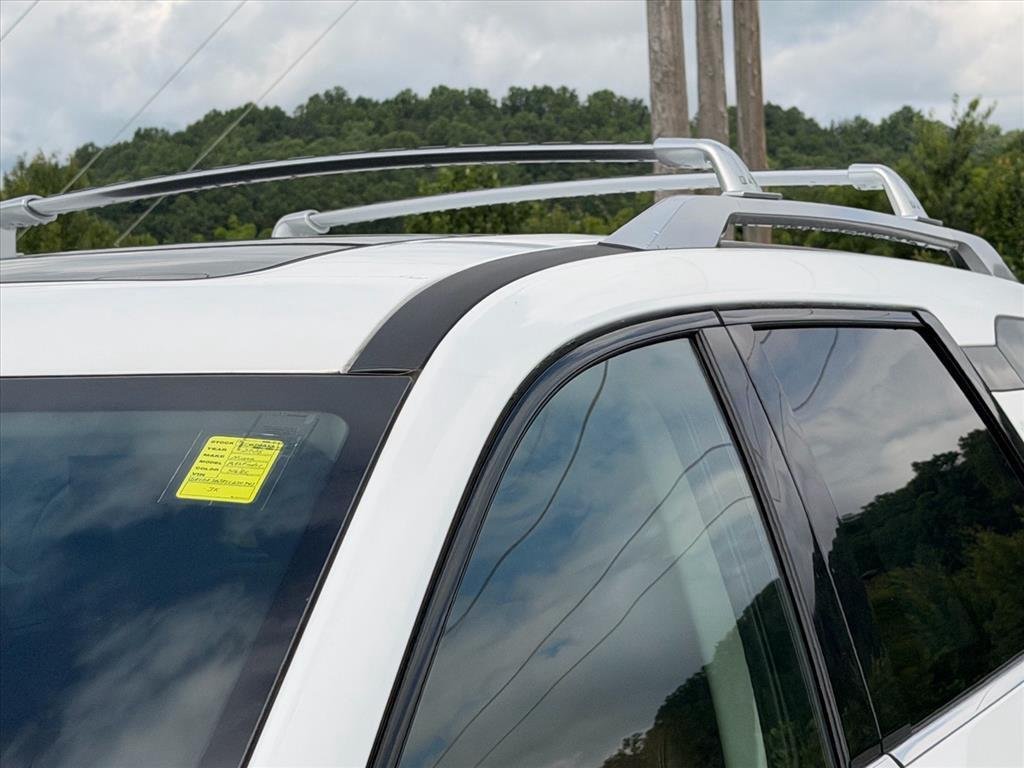 Used 2025 Everest White Pearl Tricoat Nissan Platinum image 5