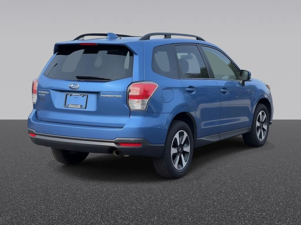 Used 2018 Blue Subaru 2.5i Premium image 4