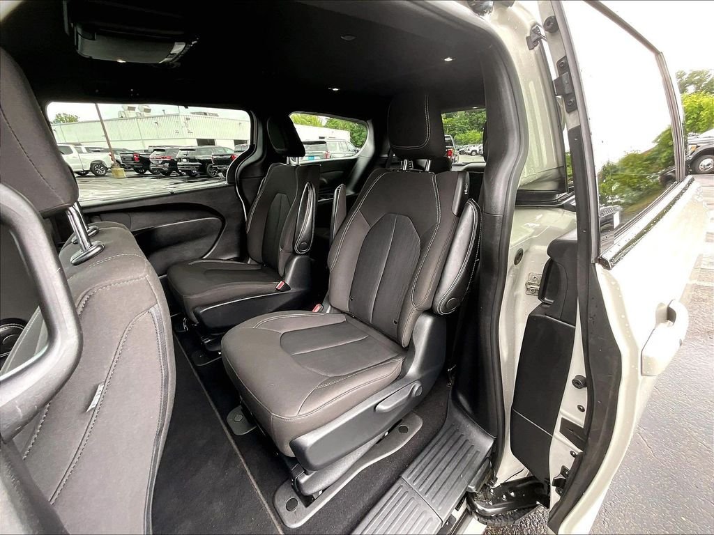 Used 2021 White Chrysler Touring image 14