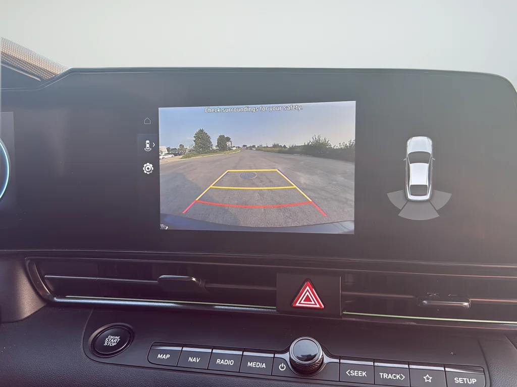 Used 2022 Black Hyundai Base image 15