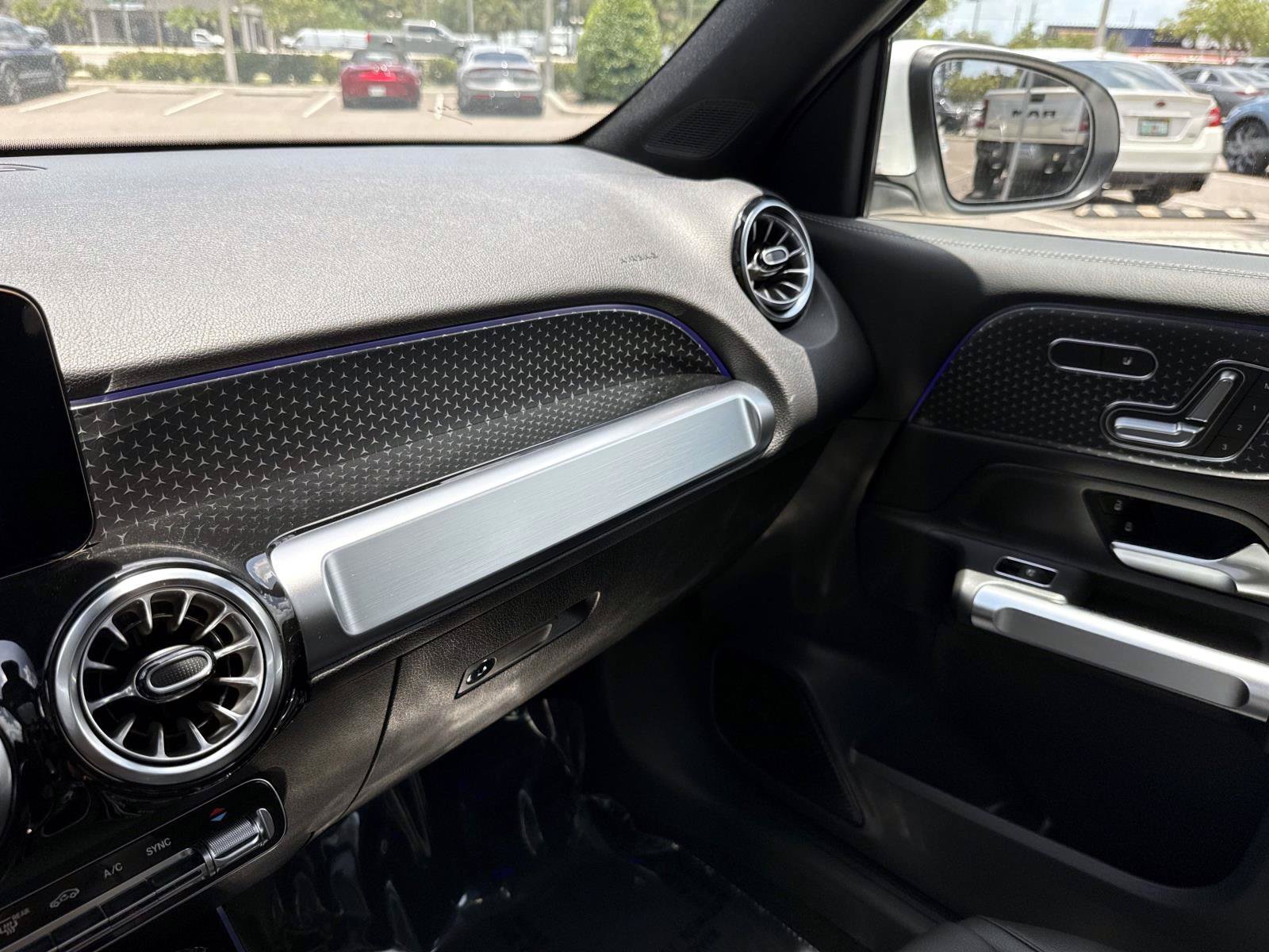 New 2026 Polar White Mercedes-Benz 250 SUV image 24