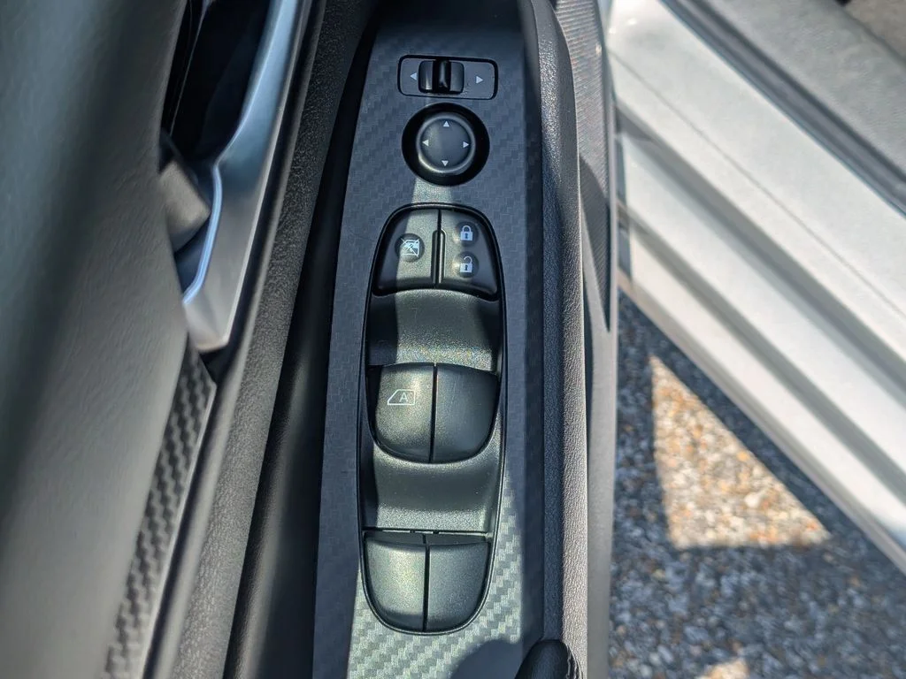 Used 2025 Silver Nissan 2.5 SV image 14
