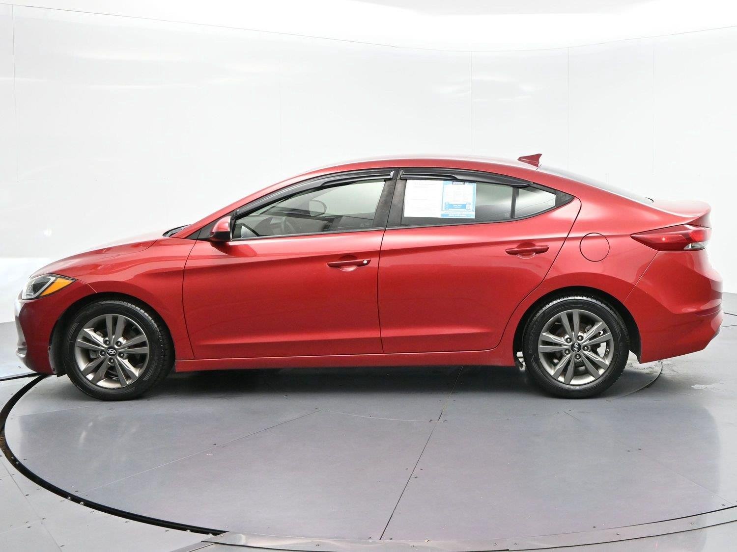 Used 2018 Scarlet Red Hyundai SEL image 4