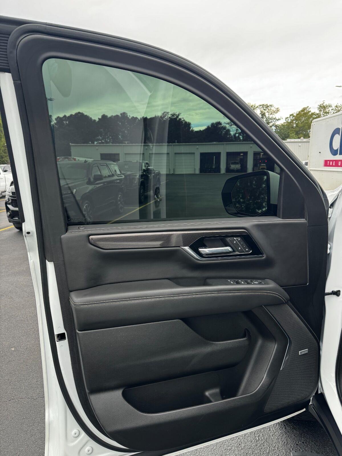 Used 2025 Summit White GMC Elevation image 20