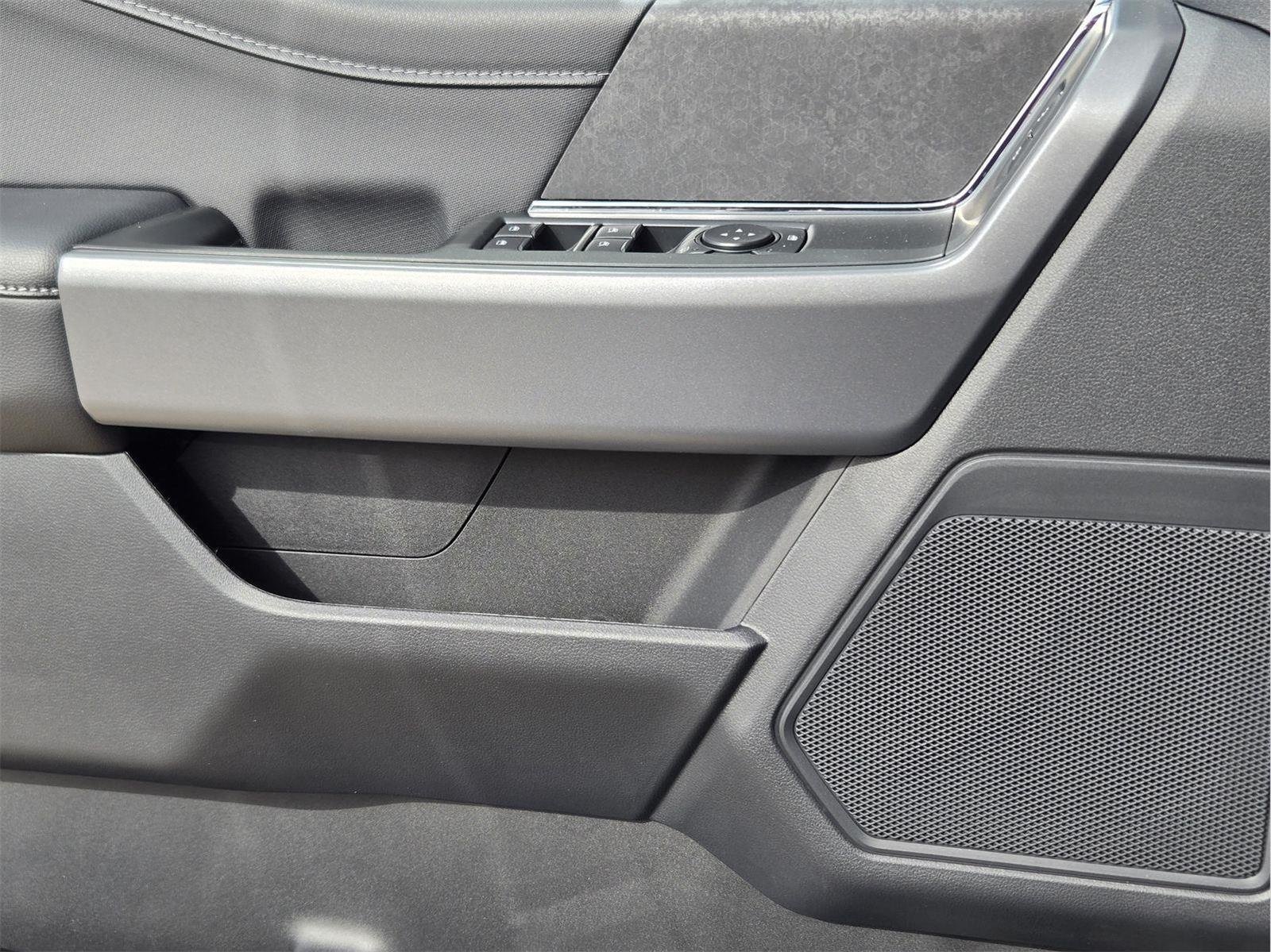 New 2026 Carbonized Gray Metallic FORD XLT image 15