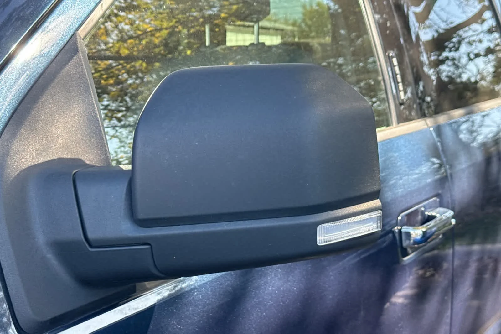Used 2015 Blue Jeans Metallic Ford XLT image 6