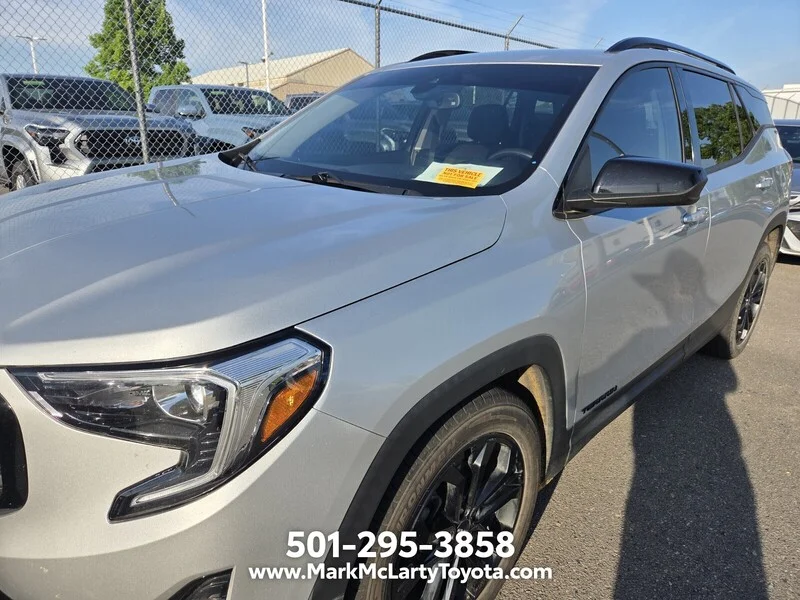 Used 2020 Quicksilver Metallic GMC SLE image 4